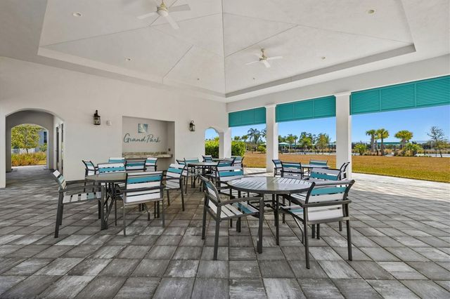 10253 CANAVERAL CIRCLE, Sarasota, FL 34241