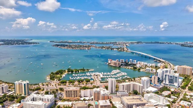 10253 CANAVERAL CIRCLE, Sarasota, FL 34241