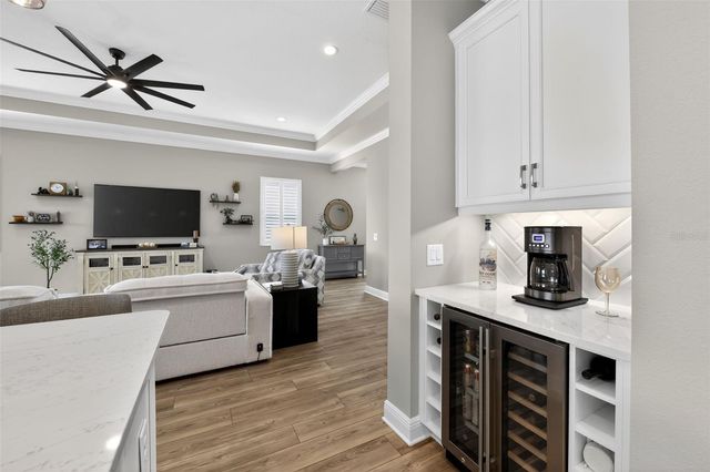 10253 CANAVERAL CIRCLE, Sarasota, FL 34241