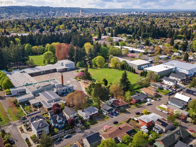 3710 Se 49TH Ave, Portland, OR 97206