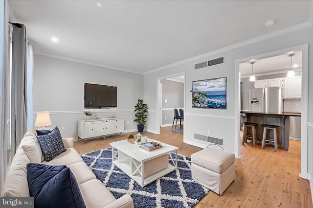 52 LOCUST LN, Willow Street, PA 17584