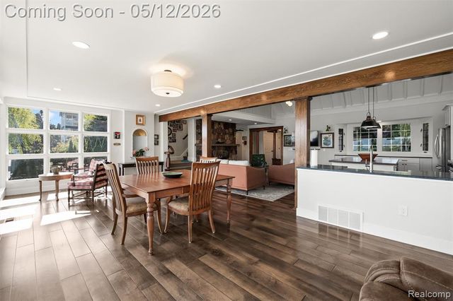 6390 Commerce Road, West Bloomfield, MI 48324