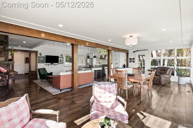6390 Commerce Road, West Bloomfield, MI 48324