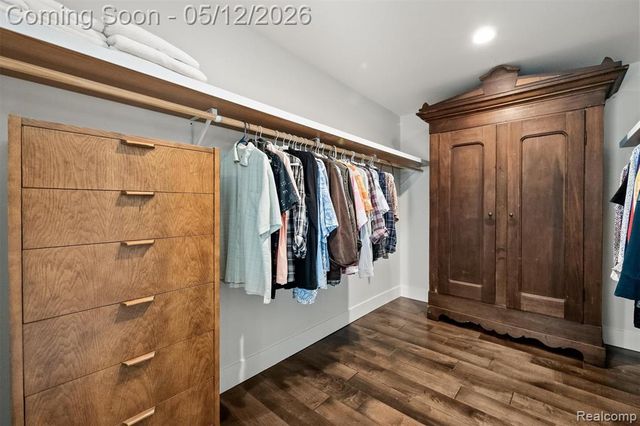 6390 Commerce Road, West Bloomfield, MI 48324