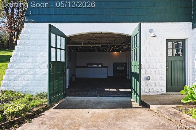 6390 Commerce Road, West Bloomfield, MI 48324