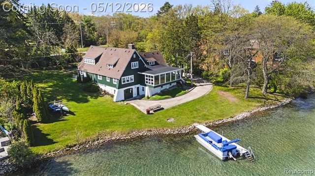 6390 Commerce Road, West Bloomfield, MI 48324