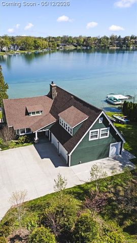 6390 Commerce Road, West Bloomfield, MI 48324