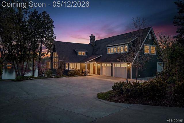 6390 Commerce Road, West Bloomfield, MI 48324