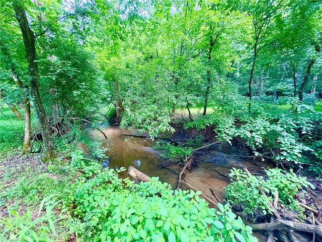 110 Asbury Place Court, Clemmons, NC 27012