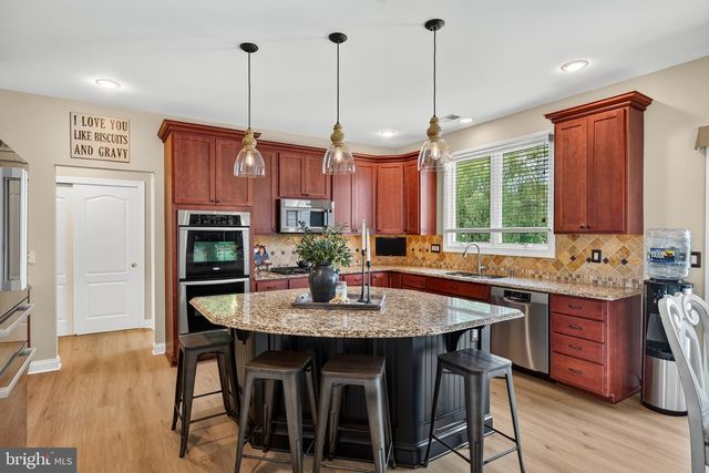 1315 JAMESTOWN DR, Coatesville, PA 19320