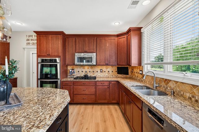 1315 JAMESTOWN DR, Coatesville, PA 19320