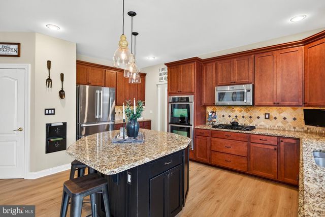1315 JAMESTOWN DR, Coatesville, PA 19320