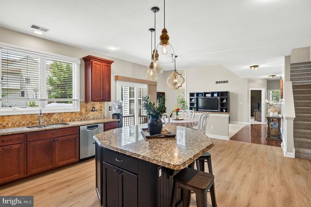 1315 JAMESTOWN DR, Coatesville, PA 19320