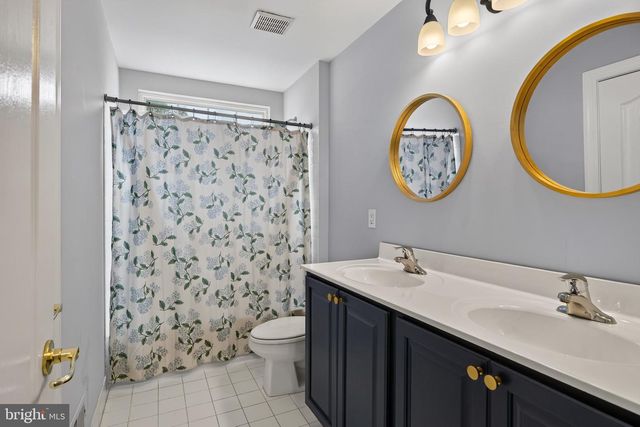 1315 JAMESTOWN DR, Coatesville, PA 19320