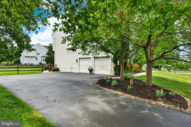 1315 JAMESTOWN DR, Coatesville, PA 19320