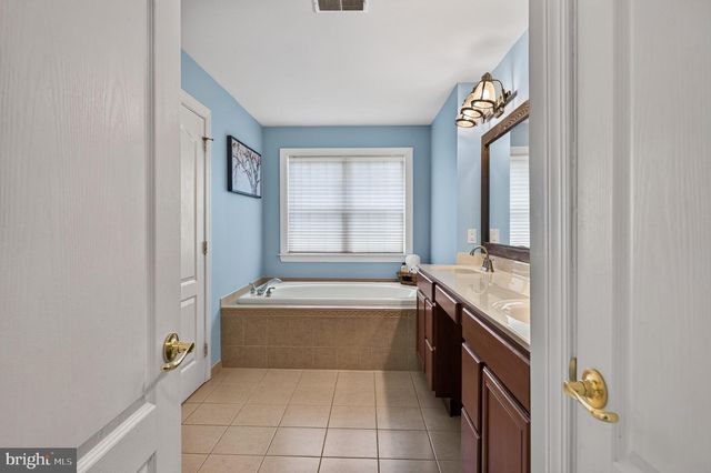 1315 JAMESTOWN DR, Coatesville, PA 19320