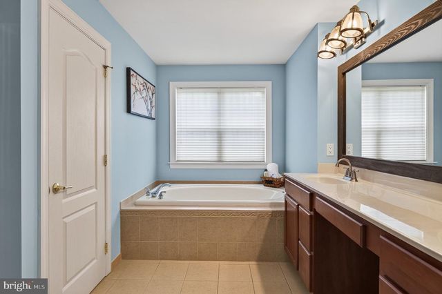 1315 JAMESTOWN DR, Coatesville, PA 19320
