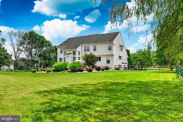 1315 JAMESTOWN DR, Coatesville, PA 19320