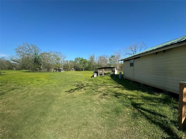 5403 Farmer Rd, Alvin, TX 77511
