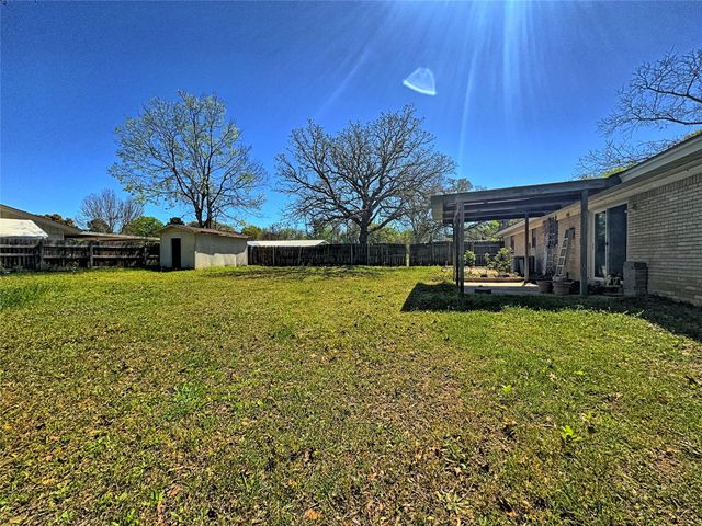 905 Bunny Rabbit Road, Athens, TX 75751