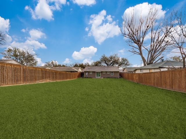 8911 Angleton Place, Dallas, TX 75243