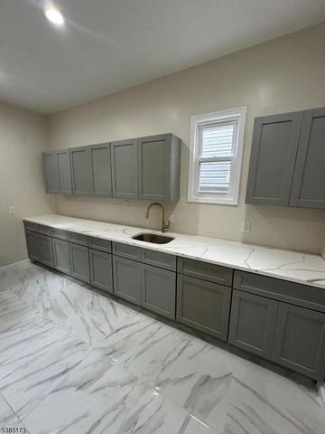 377 Littleton Ave, Newark City, NJ 07103