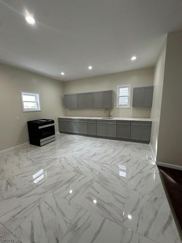 377 Littleton Ave, Newark City, NJ 07103
