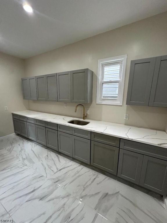 377 Littleton Ave, Newark City, NJ 07103 — photo 2