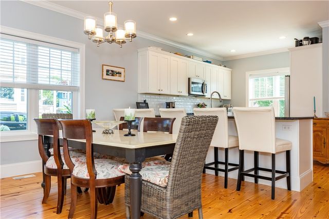 19 Eustis Avenue, Newport, RI 02840