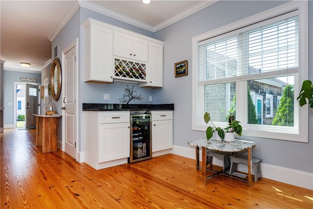 19 Eustis Avenue, Newport, RI 02840