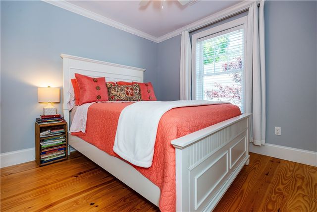 19 Eustis Avenue, Newport, RI 02840