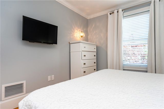 19 Eustis Avenue, Newport, RI 02840