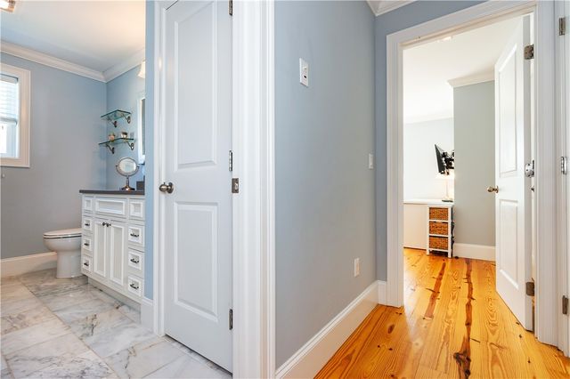 19 Eustis Avenue, Newport, RI 02840