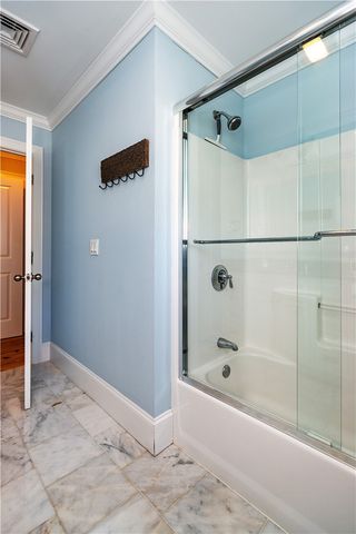 19 Eustis Avenue, Newport, RI 02840
