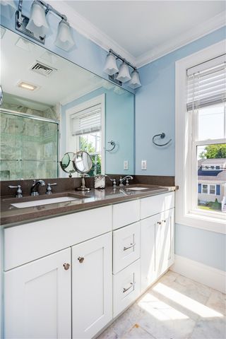 19 Eustis Avenue, Newport, RI 02840