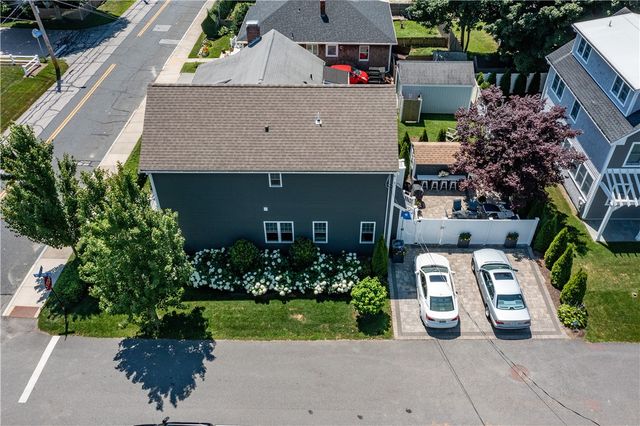 19 Eustis Avenue, Newport, RI 02840