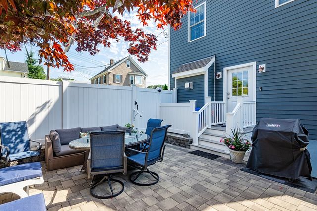 19 Eustis Avenue, Newport, RI 02840