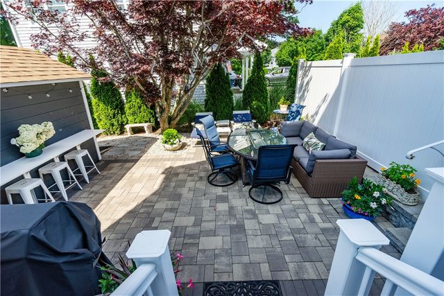 19 Eustis Avenue, Newport, RI 02840