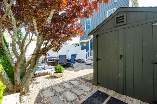 19 Eustis Avenue, Newport, RI 02840