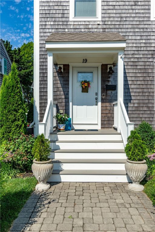 19 Eustis Avenue, Newport, RI 02840