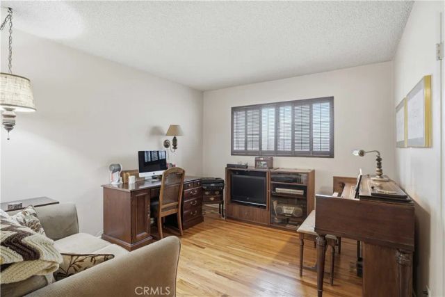 14951 Gilmore, Van Nuys, CA 91411