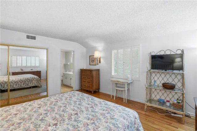 14951 Gilmore, Van Nuys, CA 91411