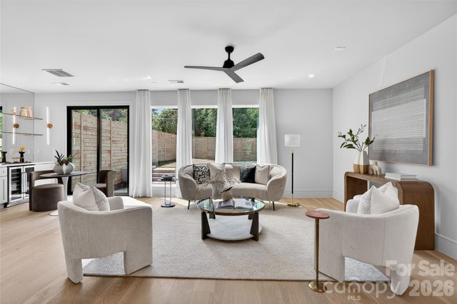 2616 Revolution Park Drive, Charlotte, NC 28208