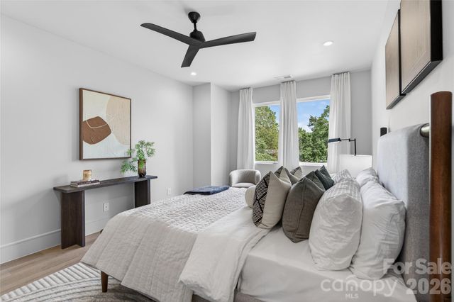 2616 Revolution Park Drive, Charlotte, NC 28208