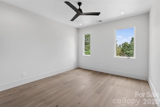 2616 Revolution Park Drive, Charlotte, NC 28208