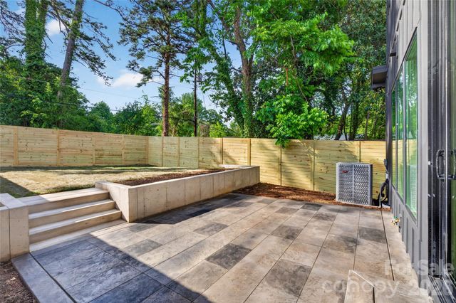 2616 Revolution Park Drive, Charlotte, NC 28208