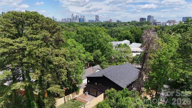 2616 Revolution Park Drive, Charlotte, NC 28208