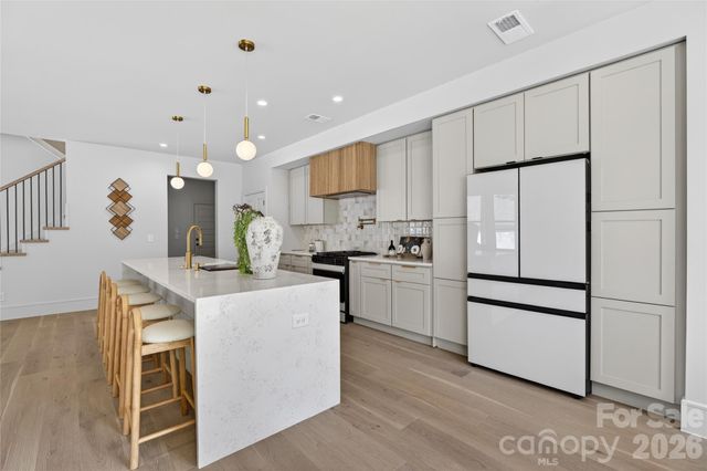 2616 Revolution Park Drive, Charlotte, NC 28208