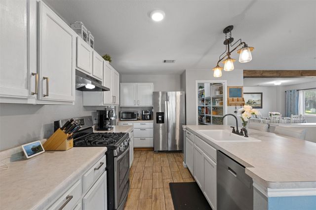 372 Tobin DR, Buda, TX 78610