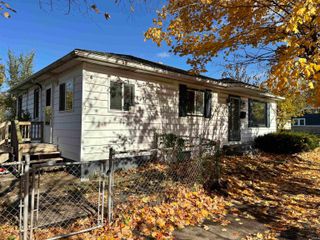 2205 Fredrickson Street, South Bend, IN 46628